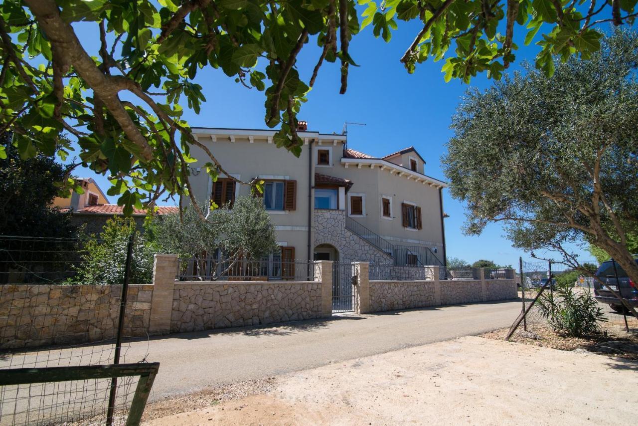 Apartments With A Parking Space Punta Kriza, Cres - 8082 Eksteriør bilde